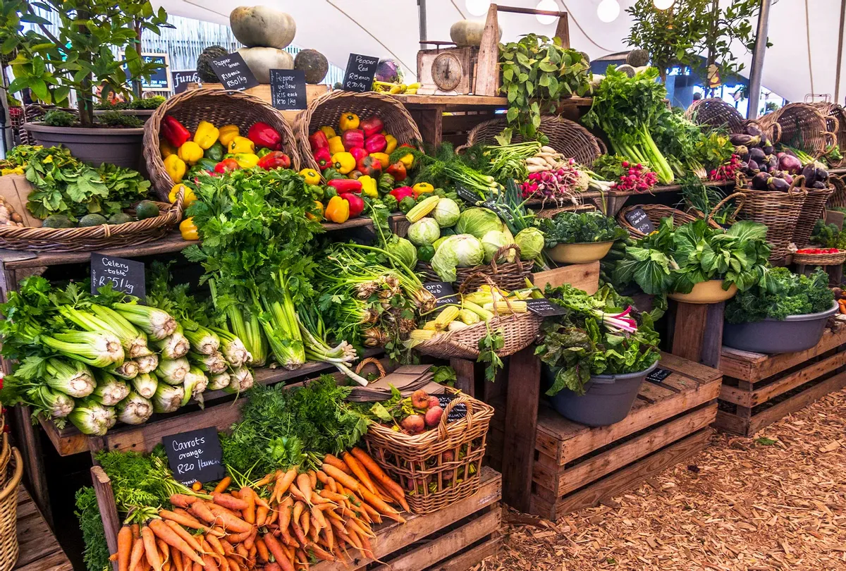 Beyond the Supermarket: Navigating Food Products at Farmers Markets