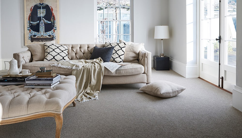 שטיחים שמחים: אופציה נכונה לקירות בבית